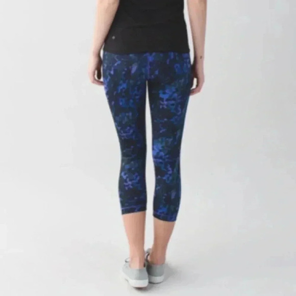 Lululemon wonder under crop 11 - Picture 1 of 10